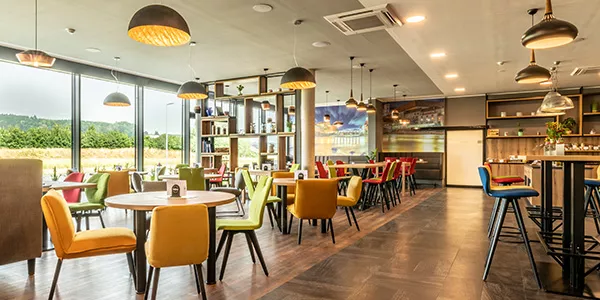 Das Aiden by Best Western @ Stadtgut Hotel Steyr bietet Unterkünftsmöglichkeiten im Stadtgut Steyr, ideal für Businesskunden